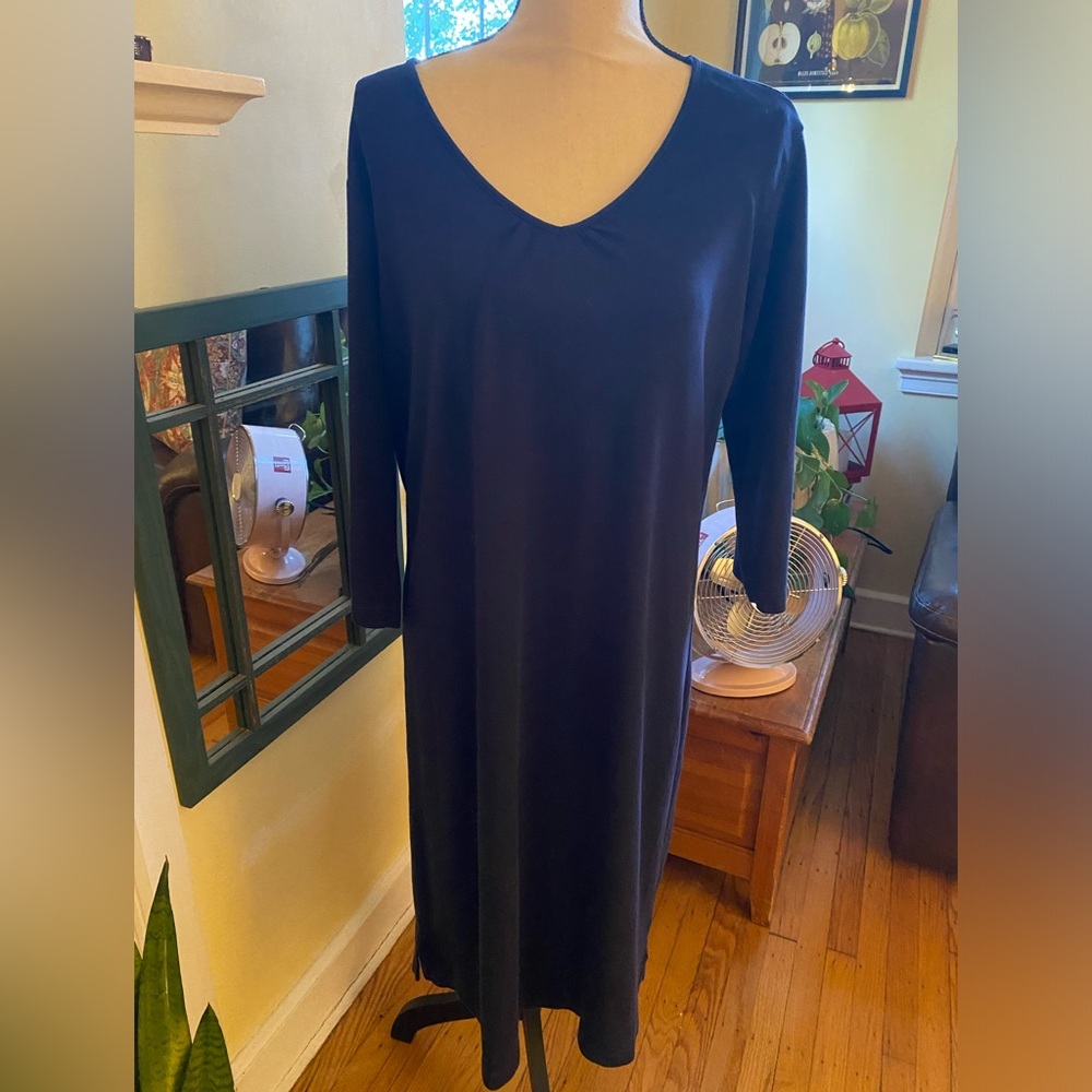 L.L. Bean Women's Supima Cotton
Nightgown V-Neck Three-Ouarter-Sleeve; Size M - Picture 1 of 10